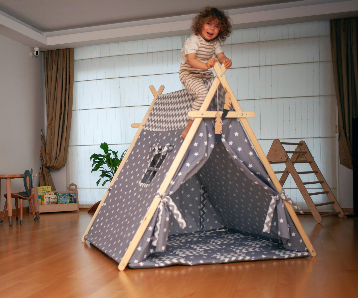 Gray Stars Play Tent and Play Mat